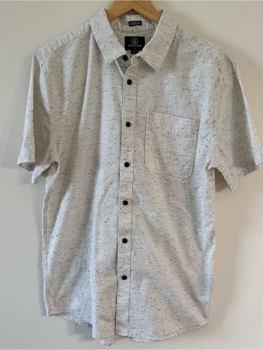 Volcom Men’s Short-Sleeve Speckled White Button-Up Shirt Large